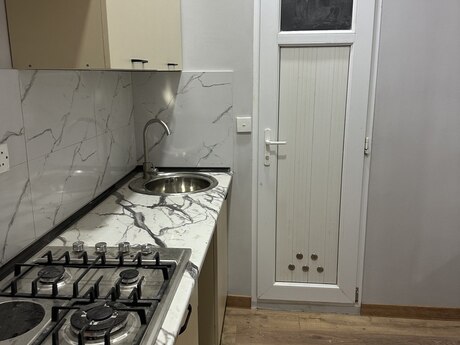28 Mayda 1 otaqlı köhnə tikili mənzil satılır, 40 m², 135 000 AZN, şəkil 4 / 7