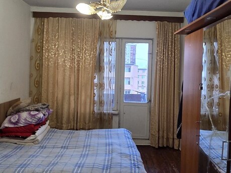 8-ci kilometrdə 3 otaqlı köhnə tikili mənzil satılır, 72 m², 205 000 AZN, şəkil 3 / 12