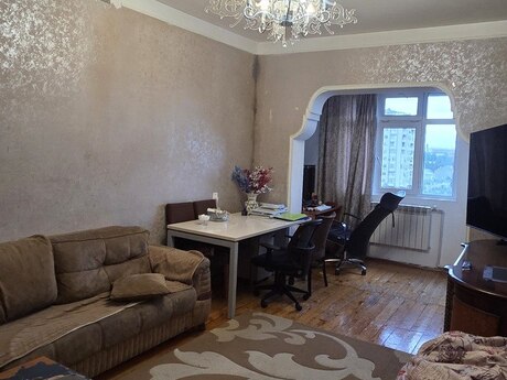 3 otaq · 72 m² · 9/9 mərtəbə, 8-ci kilometr