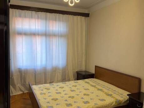 Neftçilərdə 2 otaqlı köhnə tikili mənzil satılır, 50 m², 165 000 AZN, şəkil 3 / 12