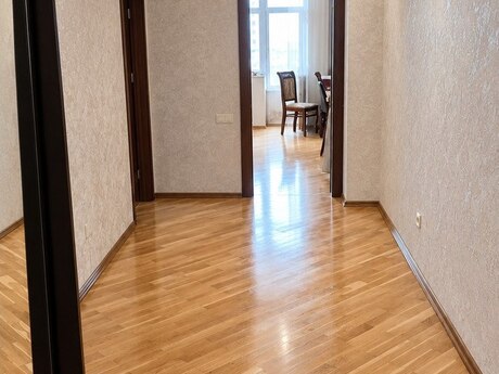 8 Noyabrda 2 otaqlı yeni tikili mənzil kirayə verilir, 88 m², 699 AZN/ay, şəkil 3 / 10