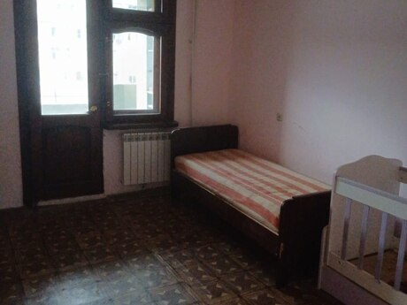 4-room old-build apartment for rent in Xalqlar Dostluğu, 100 m², 550 AZN/mo, photo 5 / 10
