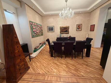 Nəriman Nərimanovda 6 otaqlı köhnə tikili mənzil satılır, 176 m², 350 000 AZN, şəkil 3 / 12