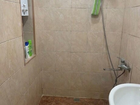 Qara Qarayevdə 2 otaqlı köhnə tikili mənzil satılır, 65 m², 193 000 AZN, şəkil 5 / 12