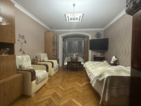 Продаётся 3-комнатная квартира в старом фонде, Nəriman Nərimanov, 70 м², 250 000 AZN, фото 2 / 7