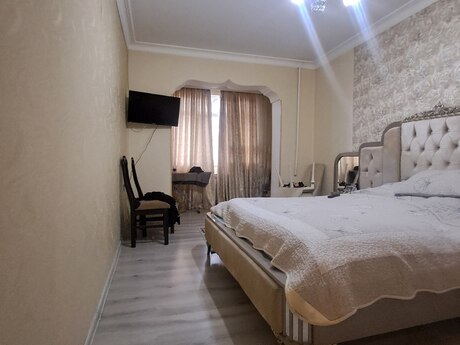 Yeni Yasamalda 5 otaqlı köhnə tikili mənzil satılır, 110 m², 252 000 AZN, şəkil 3 / 12