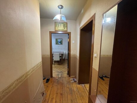 Продаётся 3-комнатная квартира в старом фонде, Neftçilər, 61 м², 210 000 AZN, фото 3 / 8