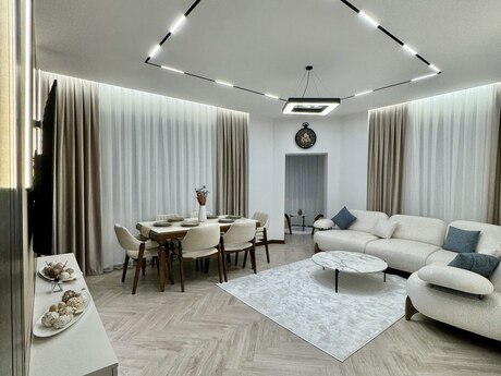 2 otaq · 93 m² · 10/18 mərtəbə, Şah İsmayıl Xətai