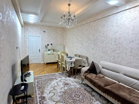3 otaq · 105 m²