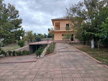 3 otaq · 200 m², Görədil
