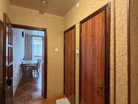 Bakıxanovda 3 otaqlı köhnə tikili mənzil satılır, 75 m², 195 000 AZN, şəkil 4 / 11