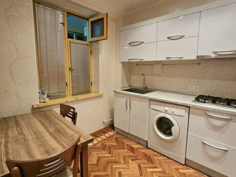 Şah İsmayıl Xətaidə 2 otaqlı köhnə tikili mənzil kirayə verilir, 70 m², 850 AZN/ay, şəkil 4 / 12