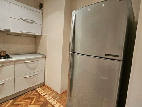 Şah İsmayıl Xətaidə 2 otaqlı köhnə tikili mənzil kirayə verilir, 70 m², 850 AZN/ay, şəkil 5 / 12