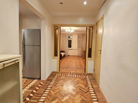 Şah İsmayıl Xətaidə 2 otaqlı köhnə tikili mənzil kirayə verilir, 70 m², 850 AZN/ay, şəkil 3 / 12