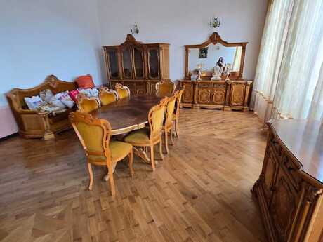 Sahildə 6 otaqlı köhnə tikili mənzil kirayə verilir, 320 m², 5 000 AZN/ay, şəkil 3 / 12