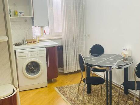 Sahildə 3 otaqlı köhnə tikili mənzil kirayə verilir, 90 m², 1 200 AZN/ay, şəkil 5 / 12