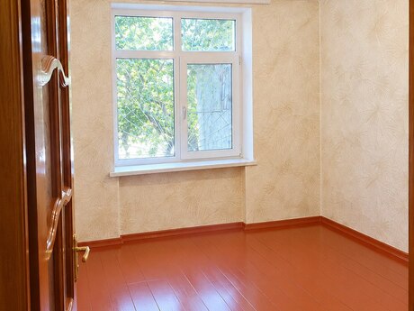 8-ci mikrorayonda 2 otaqlı köhnə tikili mənzil satılır, 38 m², 105 000 AZN, şəkil 4 / 8