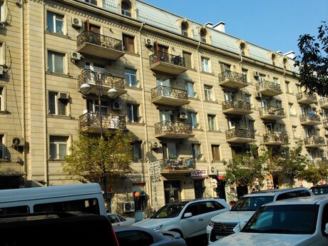 Şah İsmayıl Xətaidə 1 otaqlı köhnə tikili mənzil kirayə verilir, 34 m², 450 AZN/ay, şəkil 2 / 9