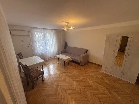 1 otaq · 40 m² · 2/5 mərtəbə, Şah İsmayıl Xətai