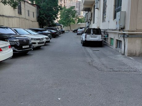 Продаётся 4-комнатная квартира в новостройке, Elmlər Akademiyası, 166 м², 420 000 AZN, фото 2 / 10