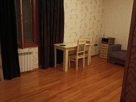 8-ci mikrorayonda 2 otaqlı köhnə tikili mənzil kirayə verilir, 70 m², 600 AZN/ay, şəkil 4 / 8