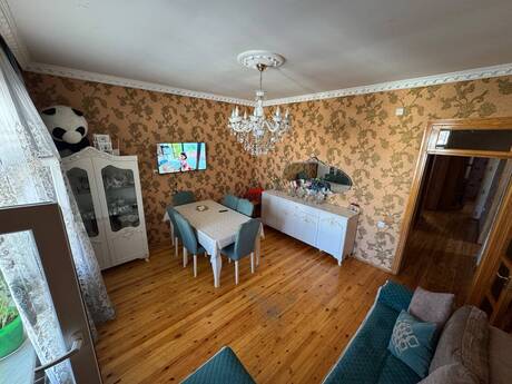 4 rooms · 200 m², Lökbatan