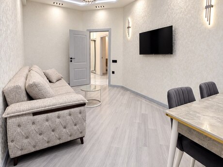 West Town kompleksində 2 otaqlı yeni tikili mənzil kirayə verilir, 60 m², 850 AZN/ay, şəkil 2 / 5