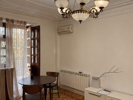 Yasamalda 2 otaqlı köhnə tikili mənzil kirayə verilir, 70 m², 850 AZN/ay, şəkil 5 / 12