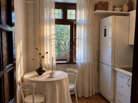 Elan №6523512 - Bakı, Yasamal r., 2 otaqlı, 70 m², 2/5 mərtəbə