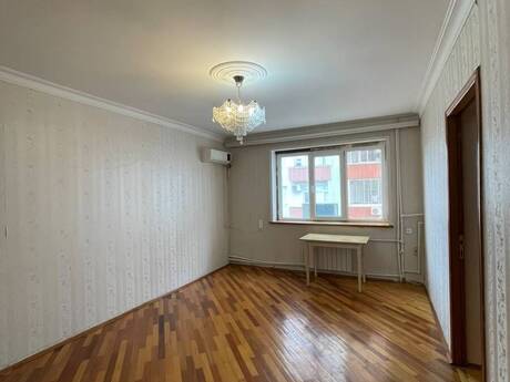 Badamdarda 4 otaqlı köhnə tikili mənzil satılır, 90 m², 230 000 AZN, şəkil 2 / 12