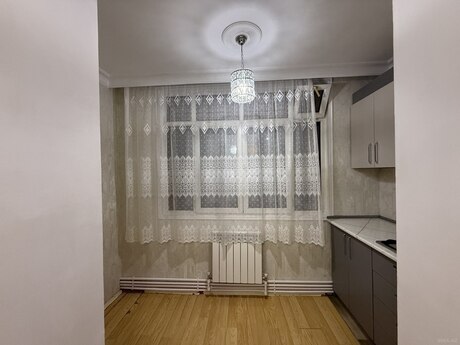 28 Mayda 2 otaqlı köhnə tikili mənzil kirayə verilir, 60 m², 750 AZN/ay, şəkil 5 / 7