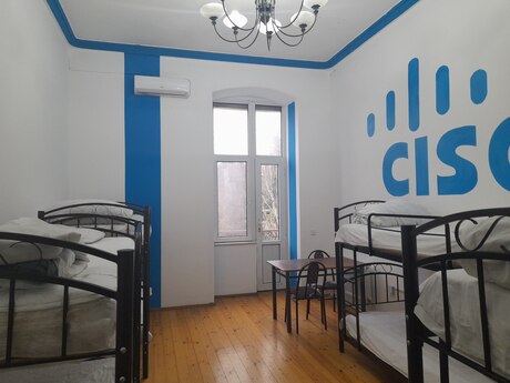 28 Mayda 1 otaqlı mənzil günlük kirayə verilir, 35 m², 10 AZN/gün, şəkil 2 / 9