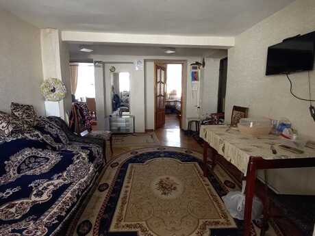 28 Mayda 3 otaqlı köhnə tikili mənzil satılır, 85 m², 350 000 AZN, şəkil 4 / 12