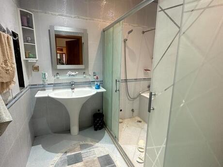 Nərimanovda 4 otaqlı yeni tikili mənzil kirayə verilir, 202 m², 1 700 AZN/ay, şəkil 5 / 9