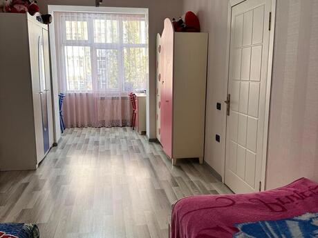 Elan №6523774 - Bakı, Bakıxanov q., 4 otaqlı, 100 m², 4/5 mərtəbə