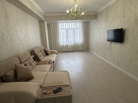2-комн. · 80 m² · 4/7 этаж, Qara Qarayev