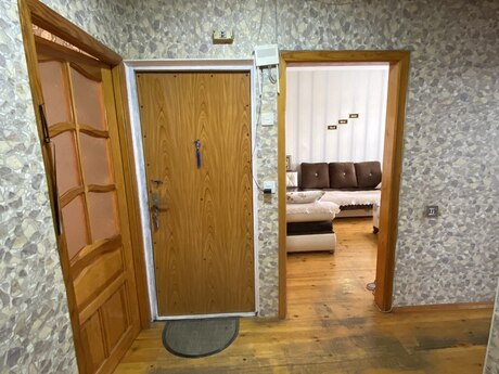 2-room old-build apartment for sale in Həzi Aslanov, 58 m², 146 000 AZN, photo 4 / 12