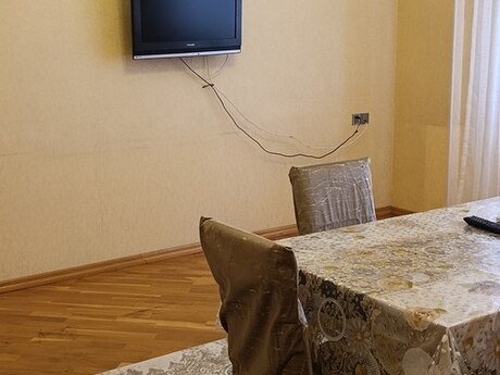 9-cu mikrorayonda 3 otaqlı yeni tikili mənzil kirayə verilir, 145 m², 800 AZN/ay, şəkil 4 / 12