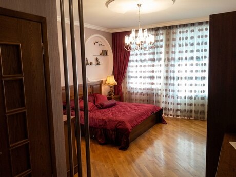 4-room new-build apartment for sale in Gənclik, 203 m², 449 000 AZN, photo 2 / 6