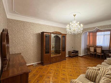 3 otaq · 90 m² · 4/5 mərtəbə, Elmlər Akademiyası