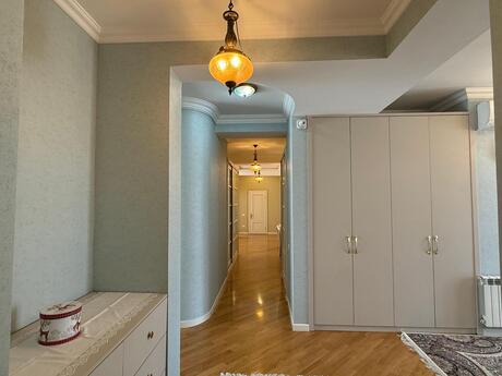 Şah İsmayıl Xətaidə 5 otaqlı yeni tikili mənzil kirayə verilir, 220 m², 3 000 AZN/ay, şəkil 2 / 12
