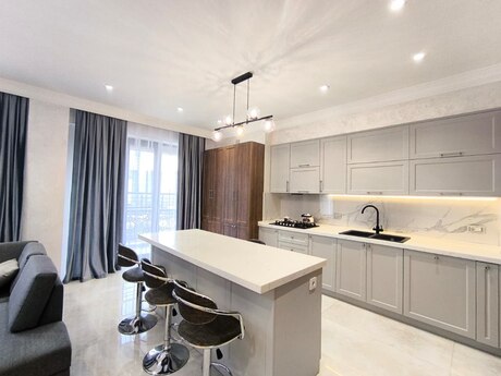 Elan №6517409 - Bakı, Şah İsmayıl Xətai m., 4 otaqlı, 174 m², 4/18 mərtəbə