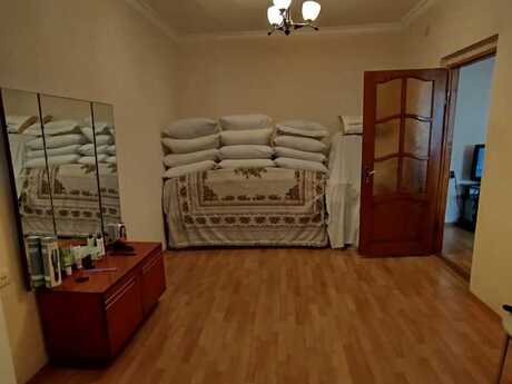 4-room old-build apartment for sale in Yeni Yasamal, 120 m², 230 000 AZN, photo 4 / 12