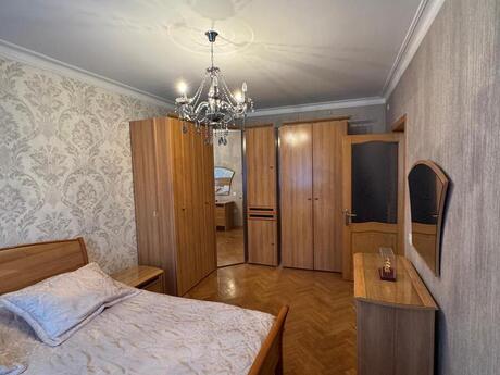 Продаётся 4-комнатная квартира в старом фонде, 20 Yanvar, 110 м², 360 000 AZN, фото 2 / 12