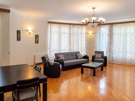 4 otaq · 220 m² · 10/20 mərtəbə, 28 May