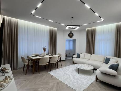 2 otaq · 93 m² · 17/19 mərtəbə, Şah İsmayıl Xətai