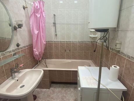 Nizamidə 4 otaqlı köhnə tikili mənzil kirayə verilir, 160 m², 1 100 AZN/ay, şəkil 5 / 12