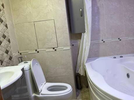 İnşaatçılarda 4 otaqlı köhnə tikili mənzil kirayə verilir, 130 m², 900 AZN/ay, şəkil 5 / 12