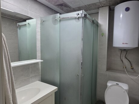 Qurtuluş 93 kompleksində 3 otaqlı yeni tikili mənzil satılır, 81,4 m², 118 000 AZN, şəkil 3 / 12