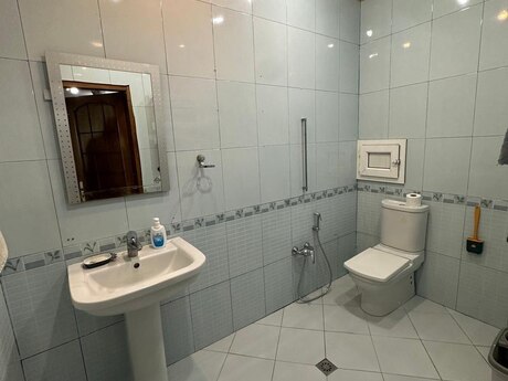 Nəriman Nərimanovda 3 otaqlı yeni tikili mənzil kirayə verilir, 120 m², 1 000 AZN/ay, şəkil 4 / 12